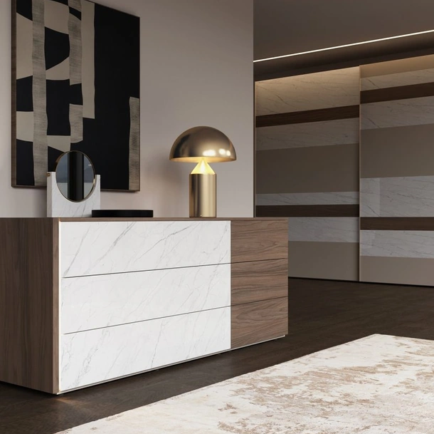 Comò Riflessi in vetro finitura Marmo Statuario di Favero