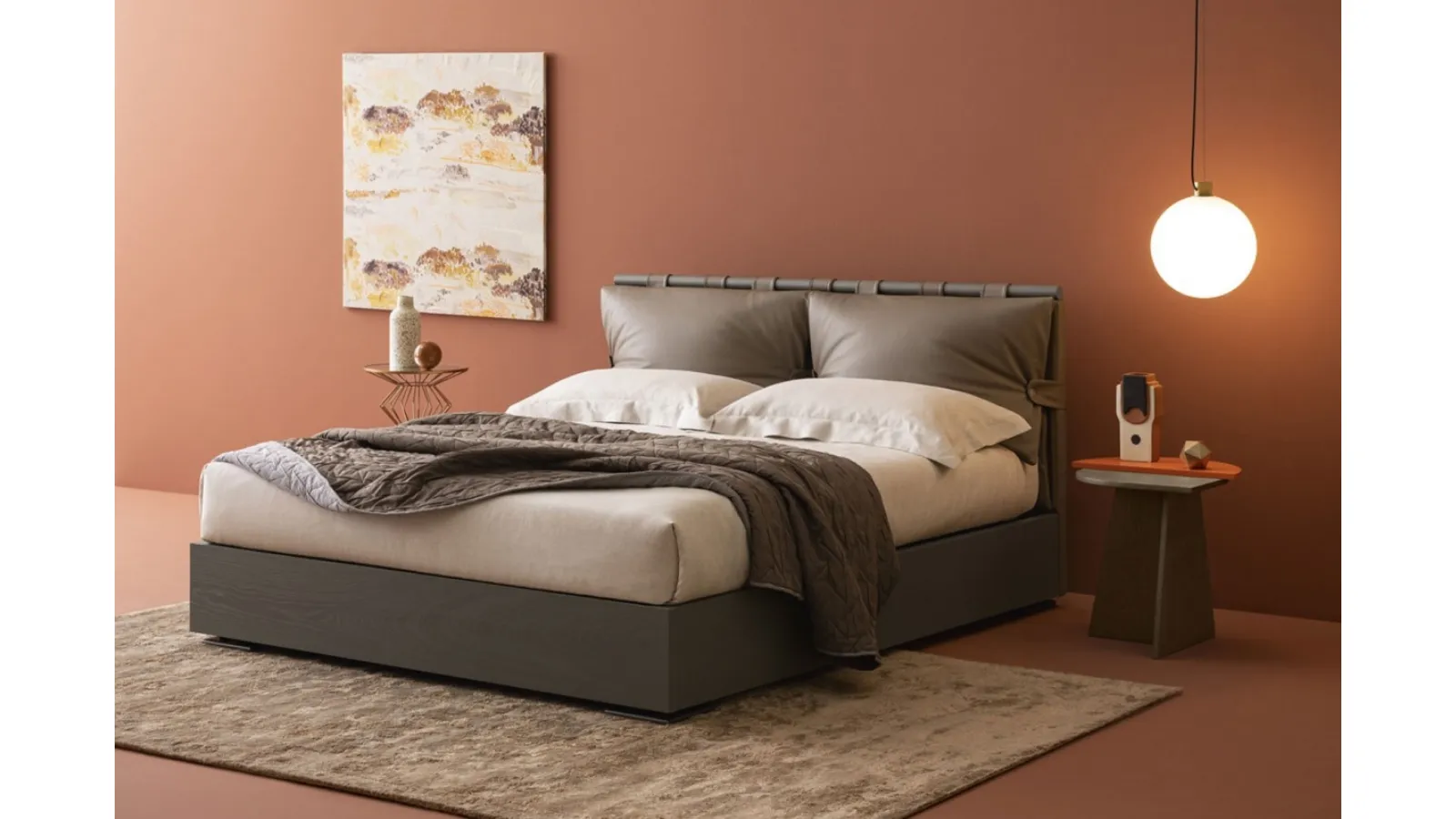 Letto con testiera in pelle imbottita e struttura in legno Dual di Oggioni
