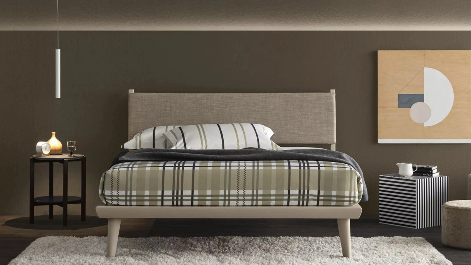 Letto con testiera Orimento di Oggioni