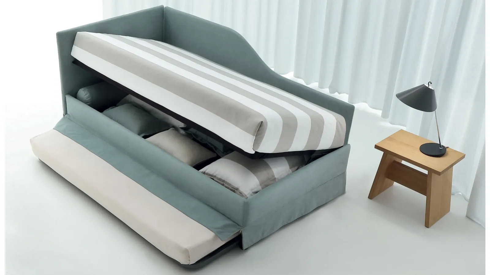 Daybed singolo in tessuto con letto estraibile Golf 331 di Oggioni