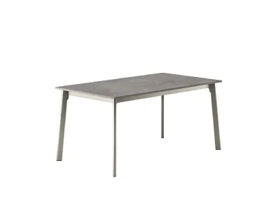Tavolo Ares con piano in laminato e base in metallo di Veneta Cucine