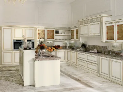 Cucina Classica con isola Mirabeau in laccato Chantilly di Veneta Cucine