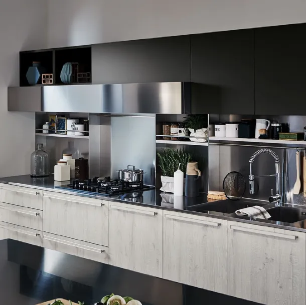 Cucina Moderna Ethica lineare in finitura Quercia Bianco Dek e Silk Grigio Piombo di Veneta Cucine