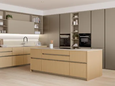 Cucina Moderna con isola Sakura 04 in Rovere Ikebana e laccato Alabastro di Veneta Cucine